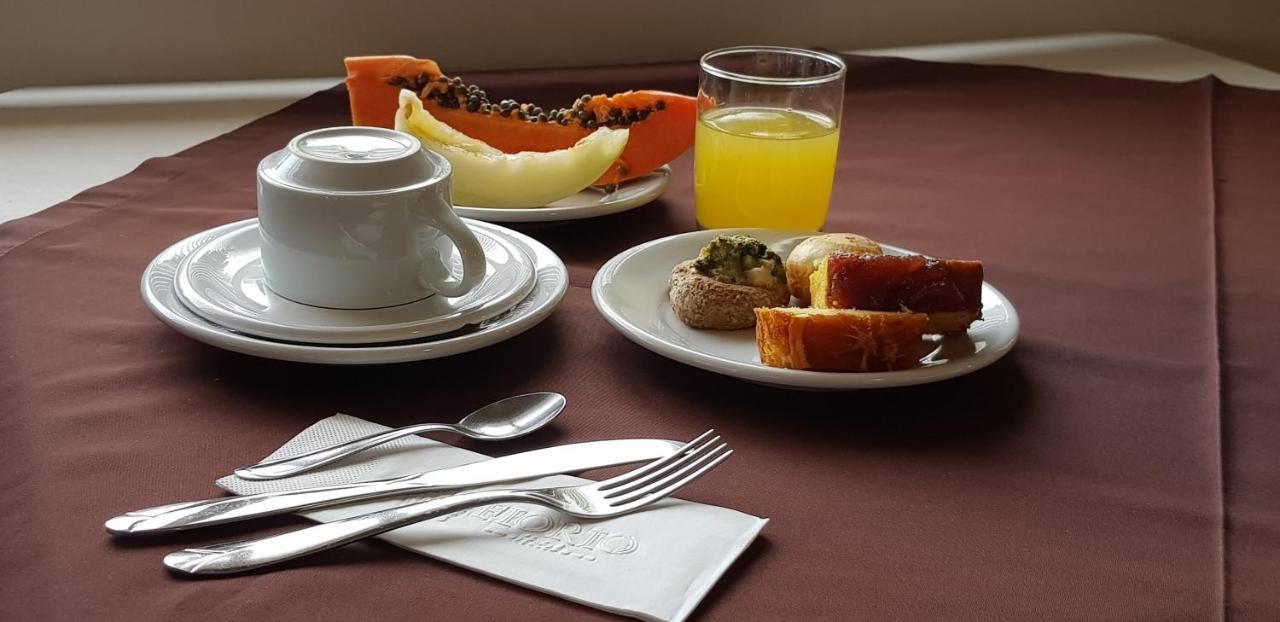 Hotel Fiorio Флорес да Куня Екстериор снимка