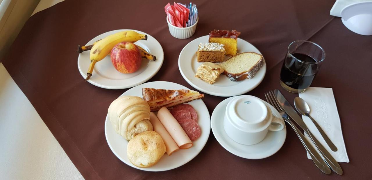 Hotel Fiorio Флорес да Куня Екстериор снимка